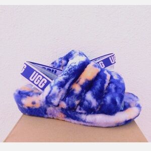 *NEVER WORN* UGG FLUFF YEAH SLIDE SHEEPSKIN SLIPPER SANDALS